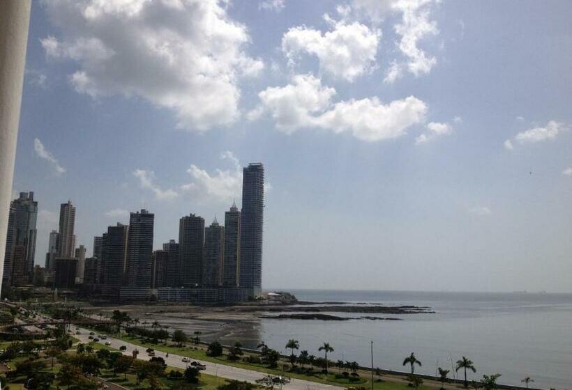 Deluxe Room, Le Méridien Panama