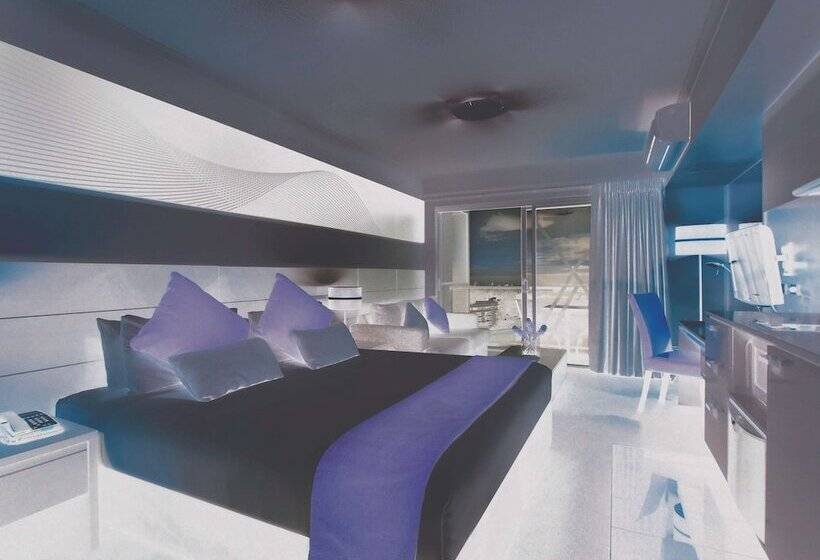 استودیوی استاندارد, Oaks Townsville Metropole