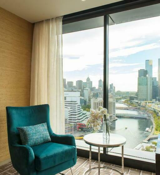 Deluxe Room, Pan Pacific Melbourne