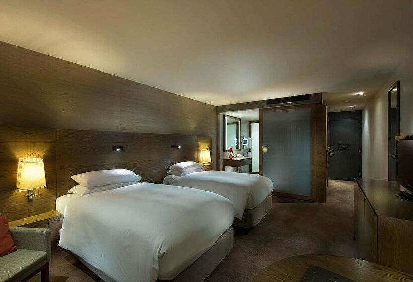 Deluxe Room, Pan Pacific Melbourne