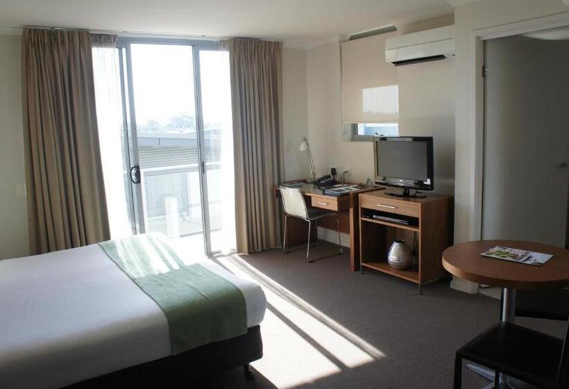 استودیوی استاندارد, Quest Chermside