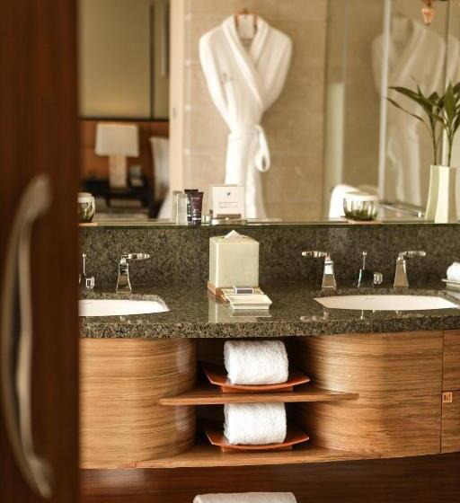 اتاق استاندارد با چشم‌انداز باغ, The Ritz Carlton, Shenzhen, Nearby Futian Cbd, Convention & Exhibition Center, Futian Railway Statio