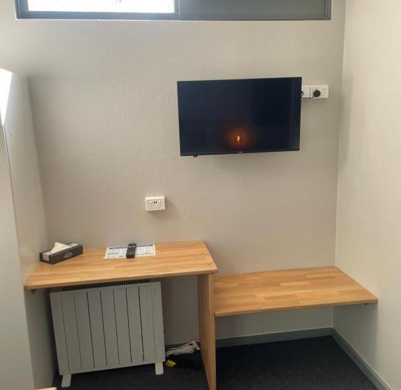 استودیوی استاندارد, Lismore Fair Dinkum Motel
