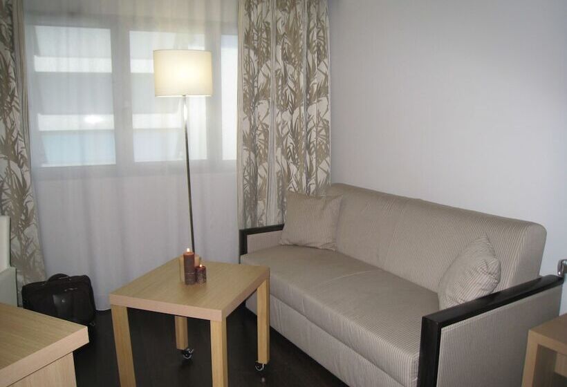 1 Bedroom Apartment, Residhome Nantes Berges De La Loire