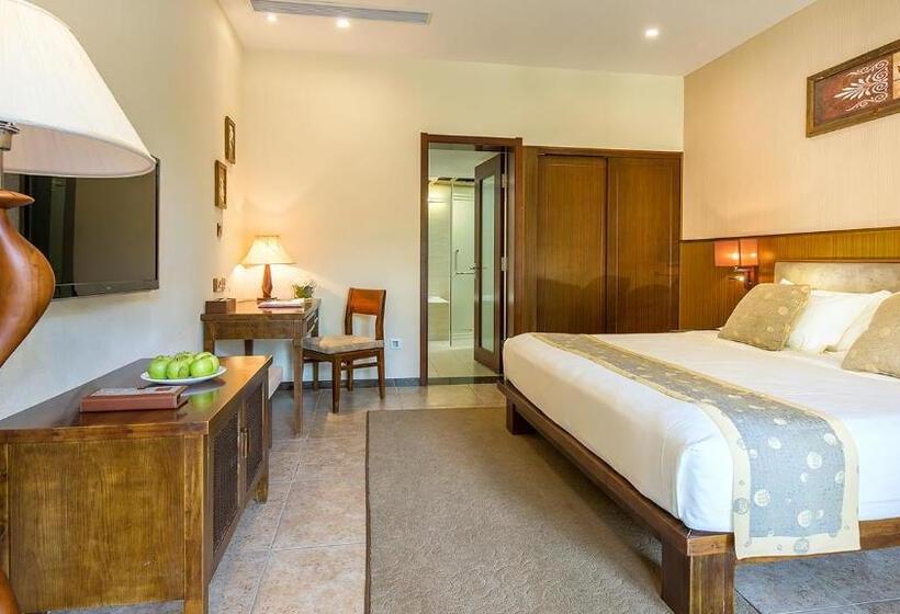 اتاق استاندارد با تخت دو نفره بزرگ, Yalong Bay Villas & Spa