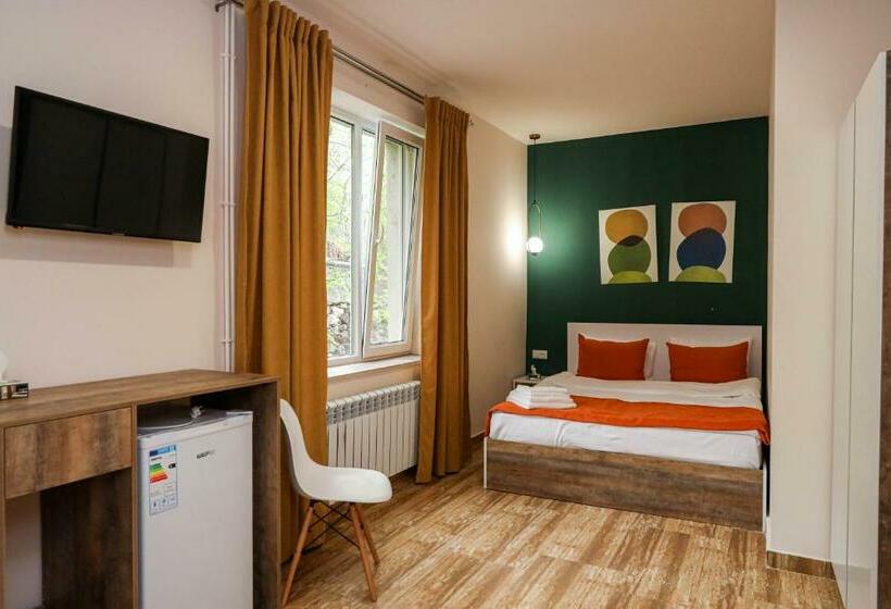 اتاق اکونومی, Getap Resort Arzni