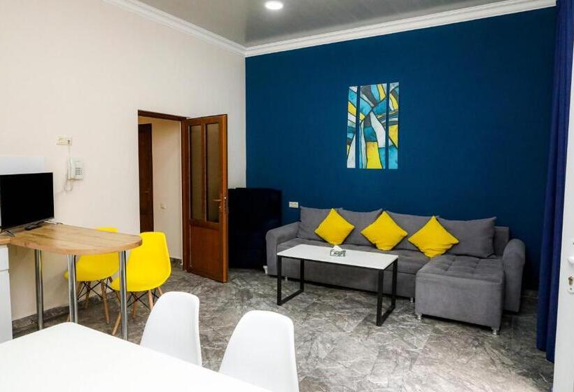 اتاق لوکس خانوادگی, Getap Resort Arzni