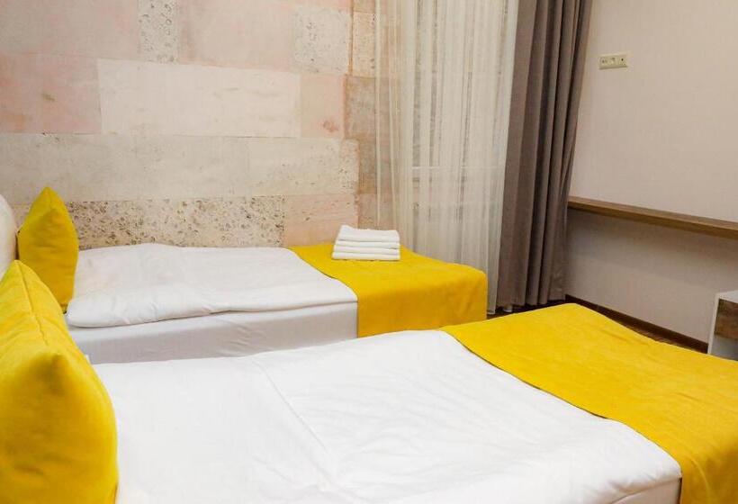 اتاق لوکس خانوادگی, Getap Resort Arzni