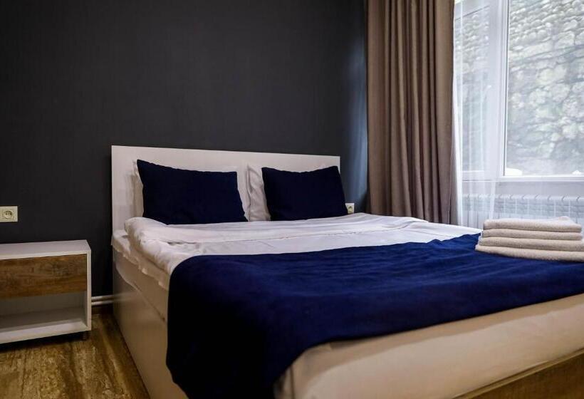 اتاق لوکس خانوادگی, Getap Resort Arzni