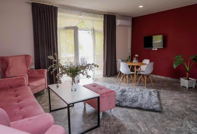 سوییت, Getap Resort Arzni
