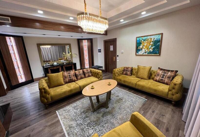 سوییت اجرایی, Golden Palace