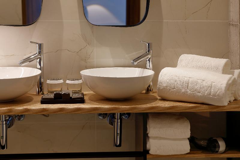 سوییت جونیور, Munna Hotel Boutique