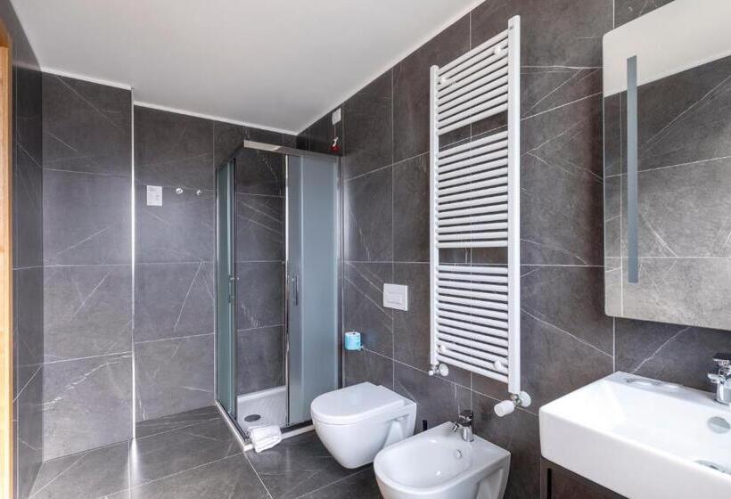 اتاق استاندارد, B&b Hotel Brescia