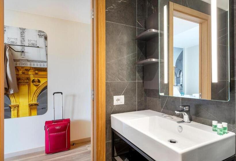 اتاق استاندارد سه نفره, B&b Hotel Brescia