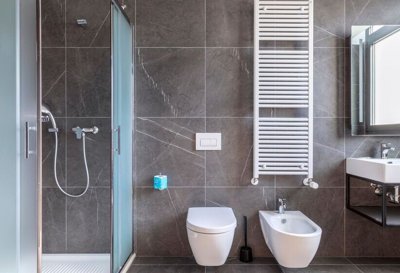 اتاق استاندارد سه نفره, B&b Hotel Brescia