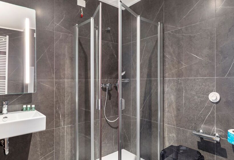اتاق استاندارد, B&b Hotel Brescia