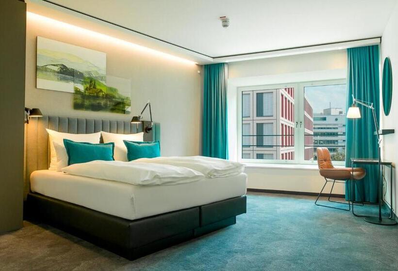 اتاق استاندارد با تخت بزرگ, Motel One Stuttgart Hauptbahnhof