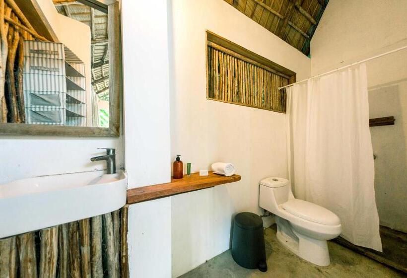 کلبه ییلاقی, Ganesh Hostel & Shivas Bungalows