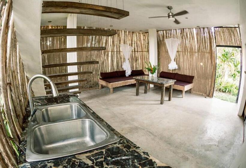 کلبه ییلاقی, Ganesh Hostel & Shivas Bungalows