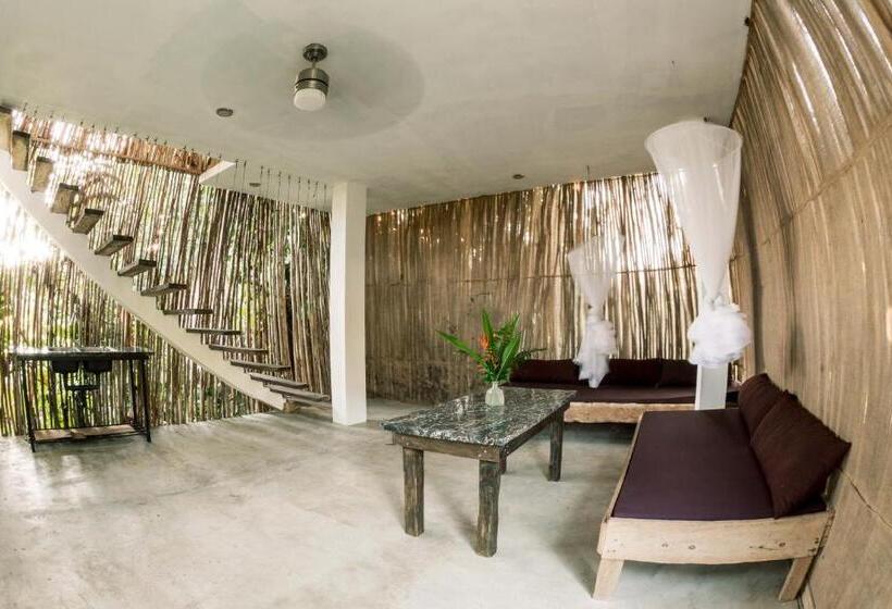 کلبه ییلاقی, Ganesh Hostel & Shivas Bungalows