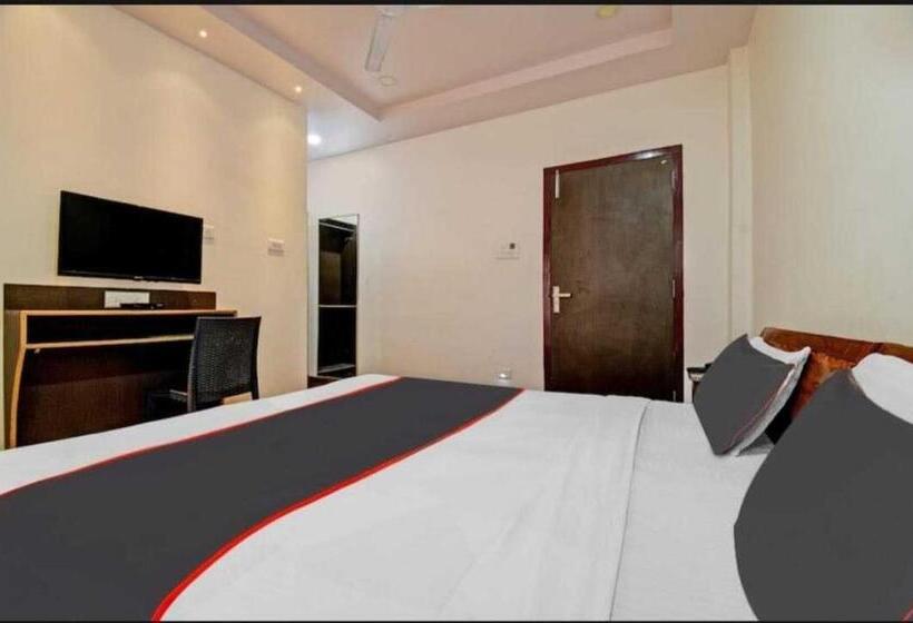 اتاق کلاسیک سه تخته, Collection O Megha Resort