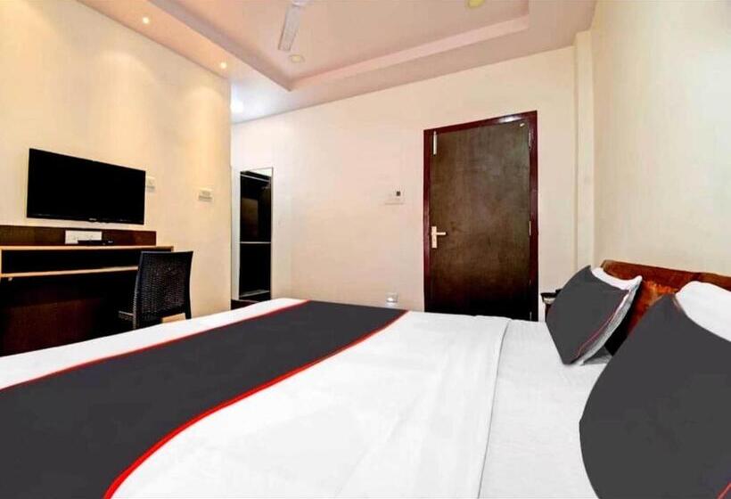 اتاق کلاسیک سه تخته, Collection O Megha Resort