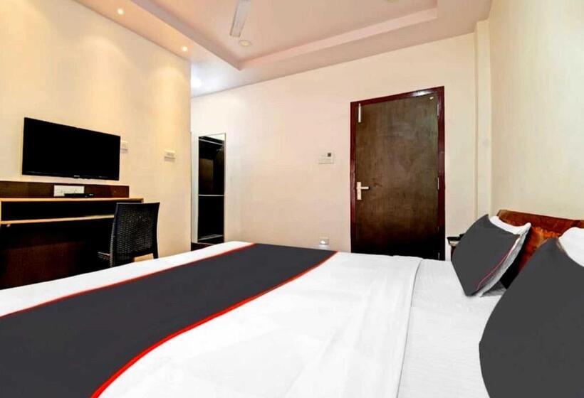 اتاق کلاسیک سه تخته, Collection O Megha Resort