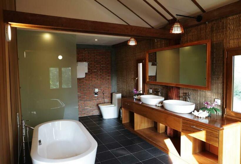 بانگلوی لوکس, Farmhouse Resort & Spa