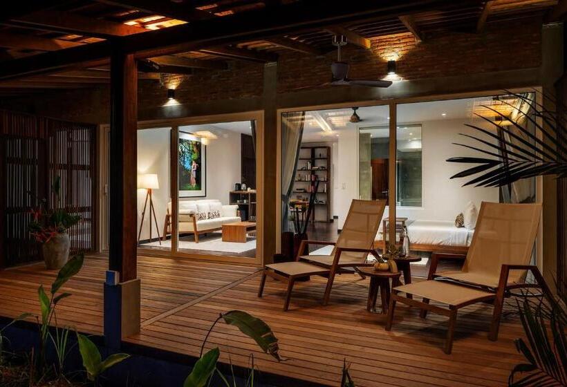 بانگلوی لوکس, Farmhouse Resort & Spa