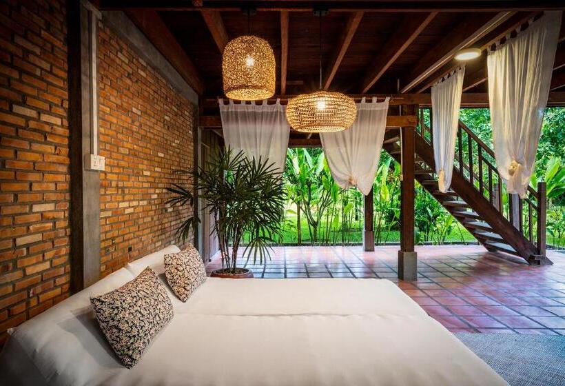 بانگلوی لوکس, Farmhouse Resort & Spa