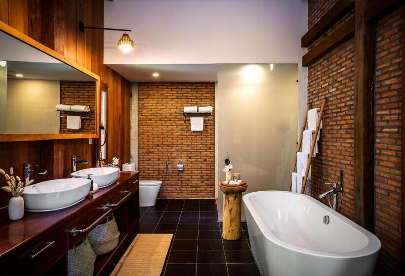 بانگلوی ممتاز, Farmhouse Resort & Spa