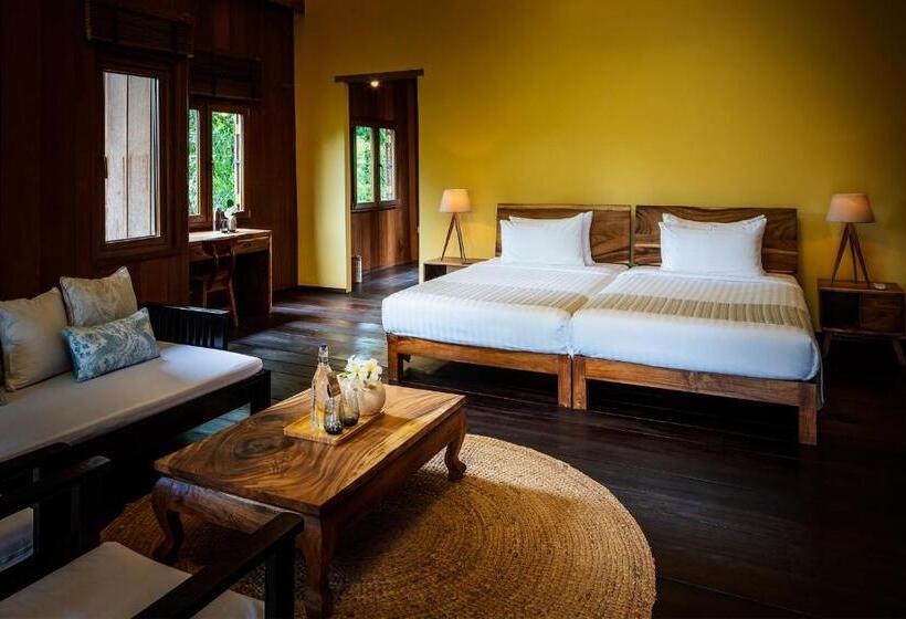 بانگلوی ممتاز, Farmhouse Resort & Spa