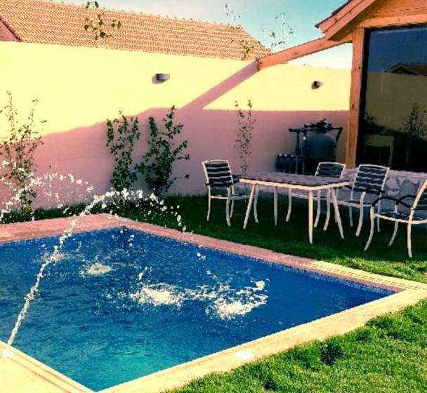 بانگلوی استاندارد 2 خوابه, Jeeda Park Resort