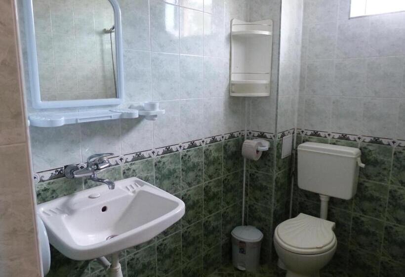 اتاق کلاسیک چهارنفره, Sunhouse Rooms