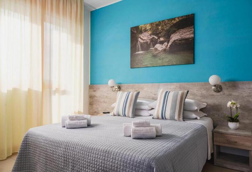 سوییت جونیور با بالکن, Club La Villa