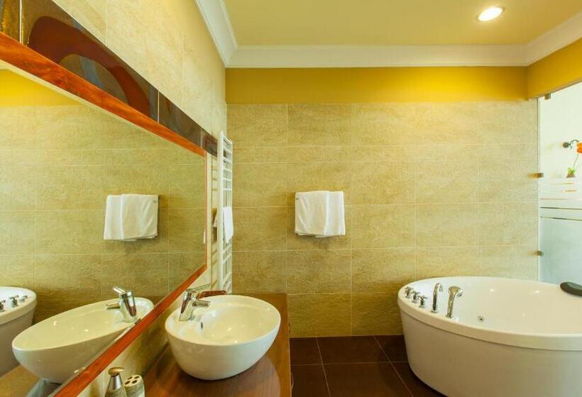 اتاق لوکس با چشم‌انداز دریا, Complex Villas Kaliakra & Gradina