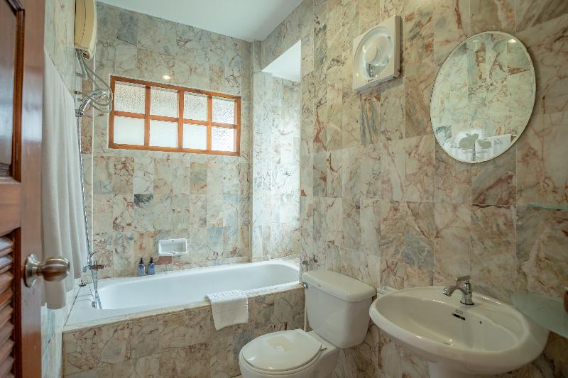 اتاق لوکس, Bangtao Village Resort   Sha