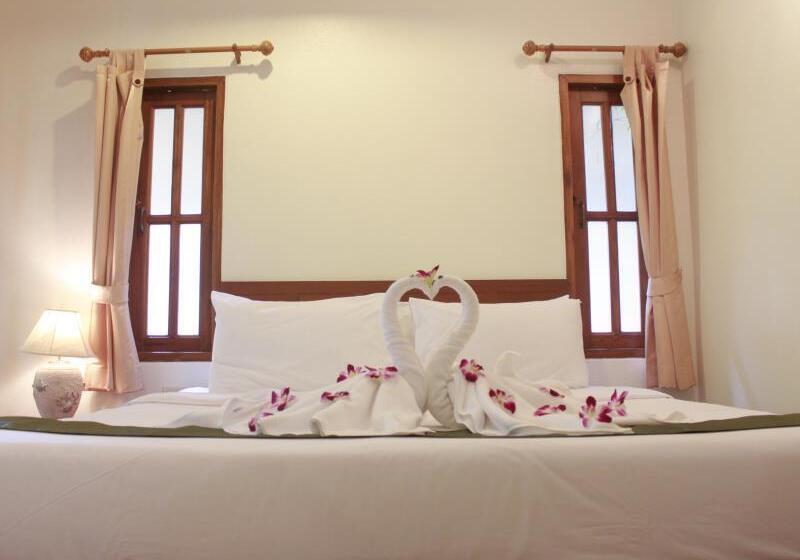 اتاق لوکس, Bangtao Village Resort   Sha