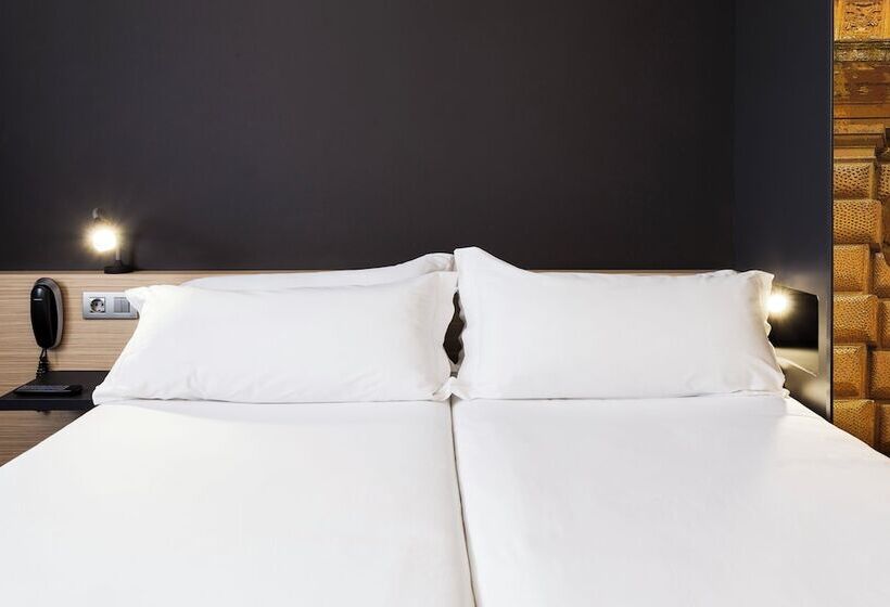 اتاق استاندارد, B&b Hotel Granada