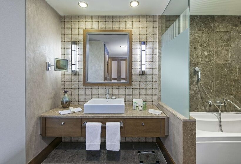 اتاق لوکس, Hilton Dalaman Sarigerme Resort & Spa