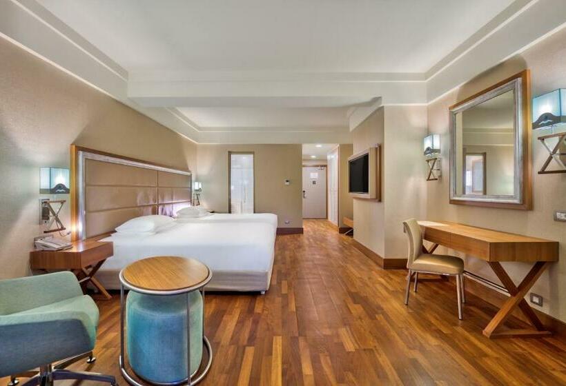 اتاق لوکس خانوادگی, Hilton Dalaman Sarigerme Resort & Spa