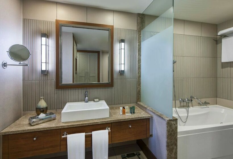 اتاق لوکس, Hilton Dalaman Sarigerme Resort & Spa