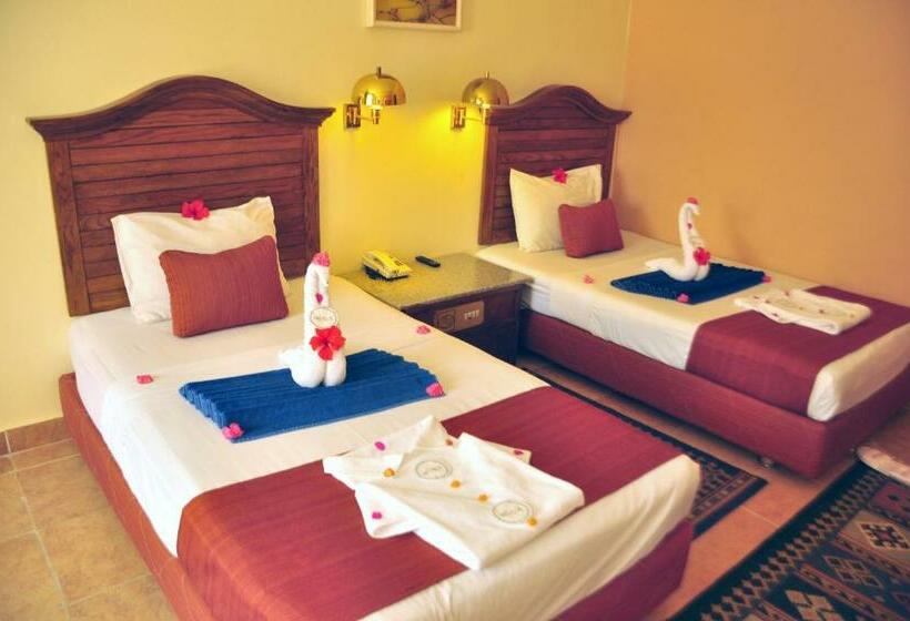 اتاق استاندارد با چشم‌انداز باغ, Aladdin Beach Resort
