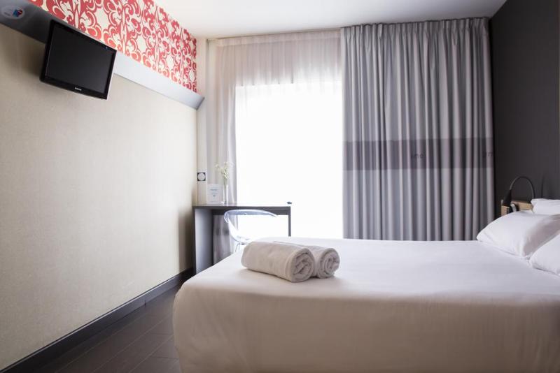 اتاق استاندارد, B&b Hotel Granada