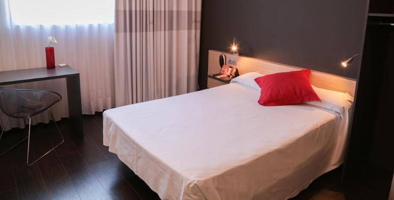 اتاق استاندارد, B&b Hotel Granada