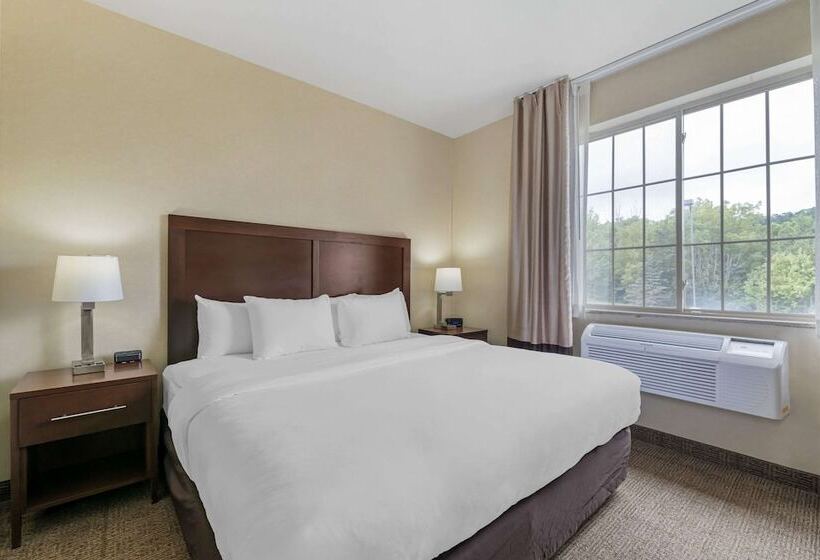 Suite Adapted for people with reduced mobility, Comfort Suites Lake Geneva East