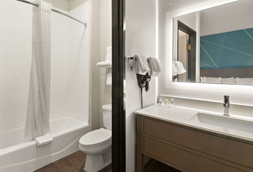 سوییت, Comfort Suites Fort Worth North Fossil Creek