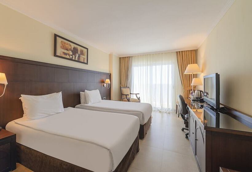 اتاق اساندارد با چشم‌انداز جانبی به دریا, Crowne Plaza Antalya, An Ihg