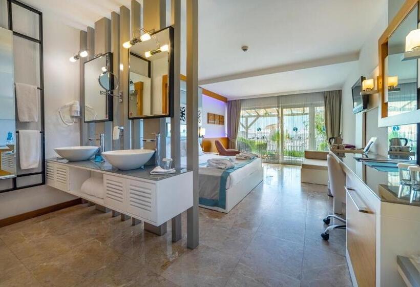 اتاق لوکس با چشم‌انداز دریا, Flora Garden Beach Club   All Inclusive