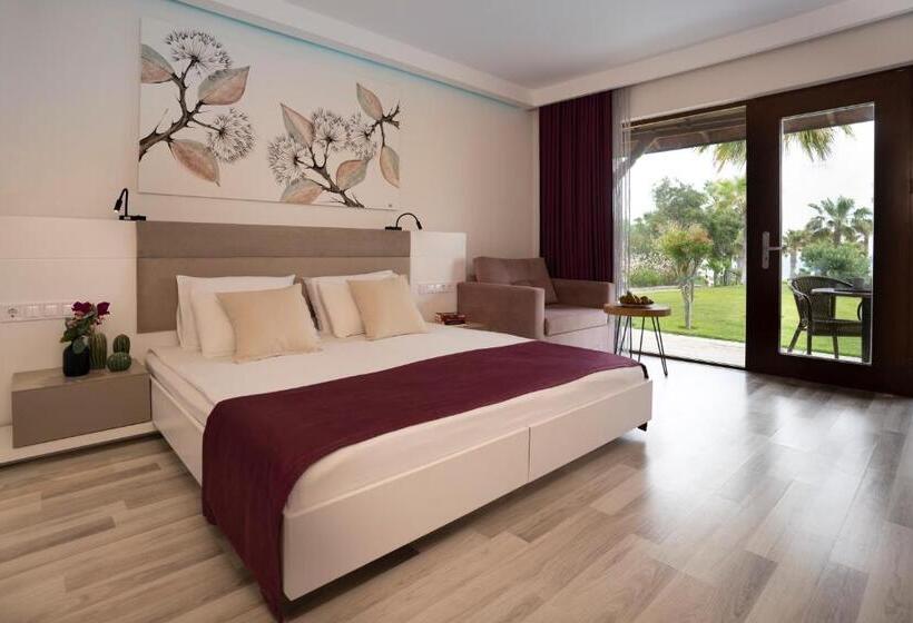 بانگلوی استاندارد با چشم‌انداز دریا, Flora Garden Beach Club   All Inclusive
